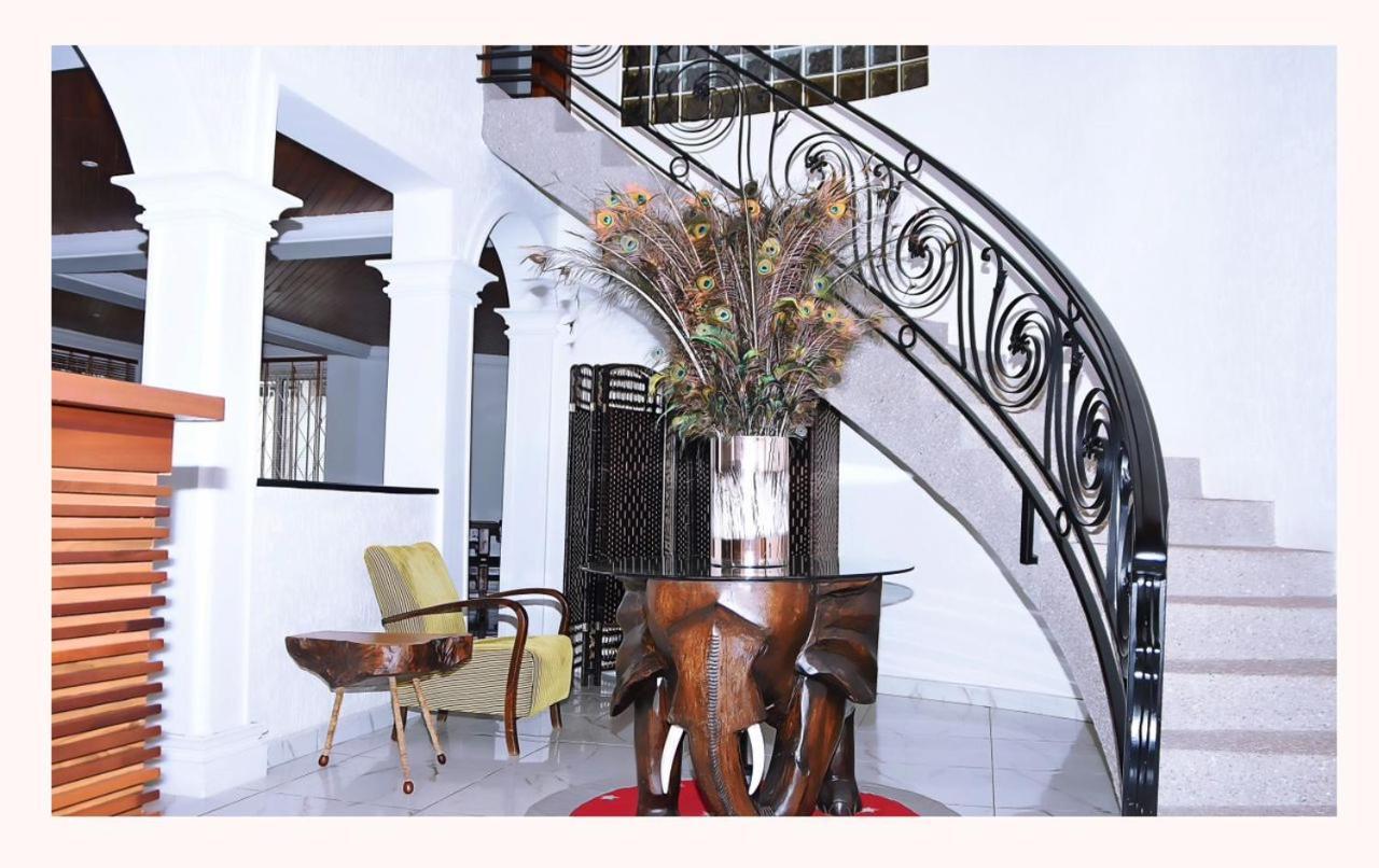The Haven Boutique Hotel คูมาซี ภายนอก รูปภาพ